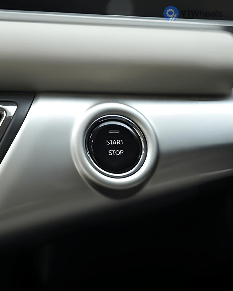 Dashboard & Front Cabin - 14