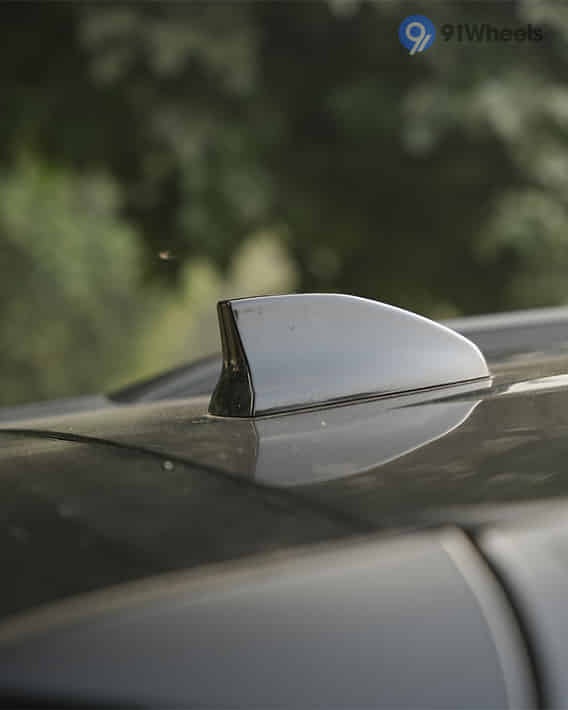 XUV700 2021-2026 Antenna