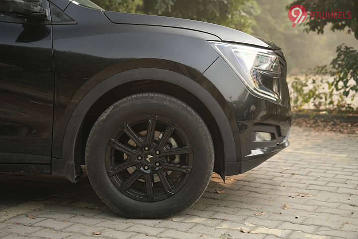 Mahindra XUV700 Front Fender