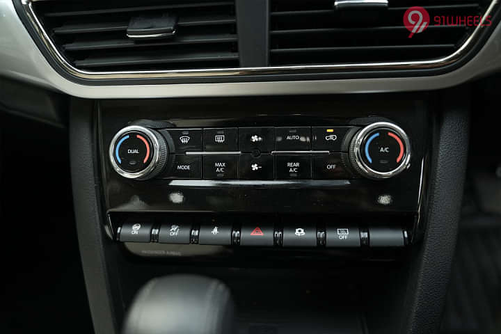 Mahindra XUV 700 AC Controls