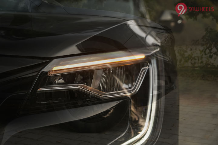 Mahindra XUV700 Blinker