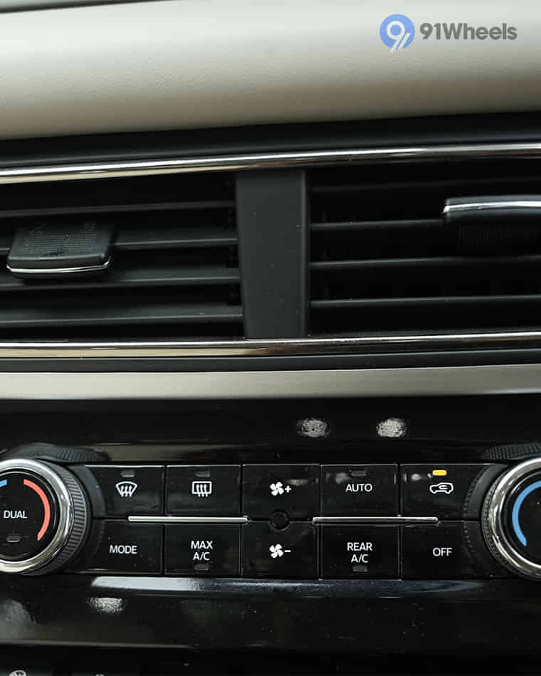 Dashboard & Front Cabin - 3