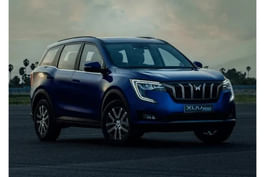 XUV700 image