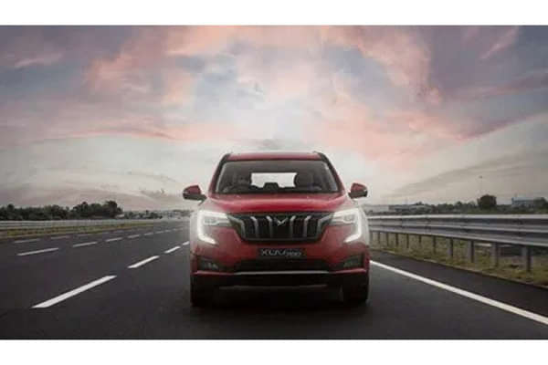 Mahindra XUV 700 Headlight