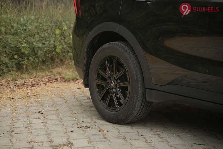 Mahindra XUV 700 Rear Fender