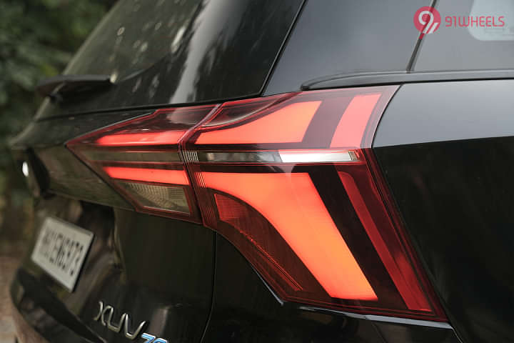 Mahindra XUV 700 Tail Light/Tail Lamp