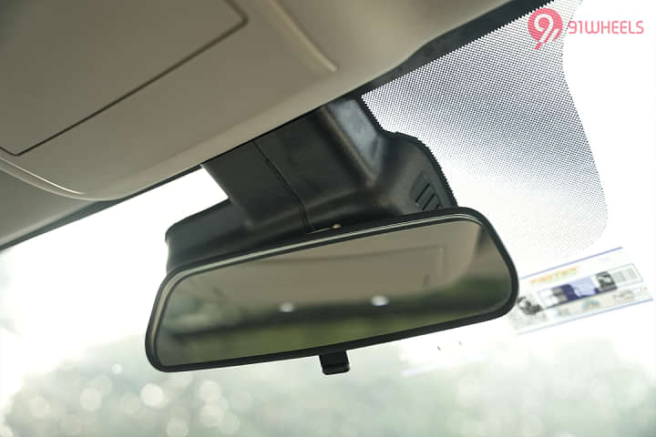 Mahindra XUV700 Inner Rear View Mirror