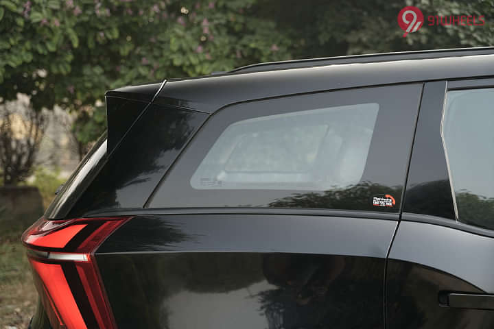 Mahindra XUV 700 Rear Quarter Glass