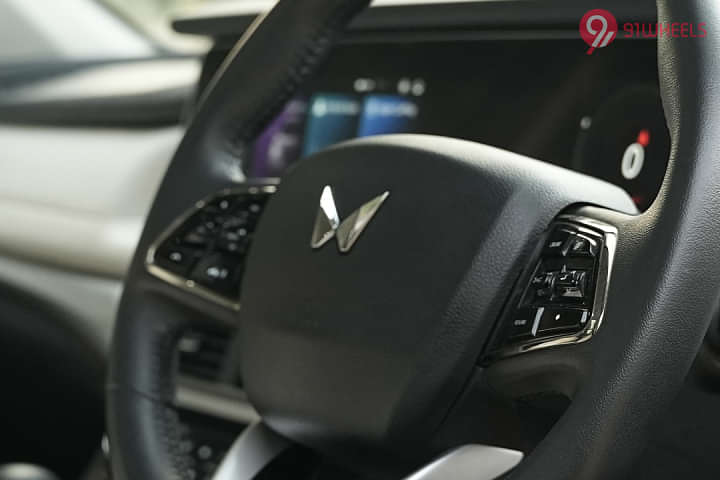Mahindra XUV700 Driver Side Airbag