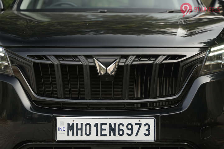 Mahindra XUV 700 Closed Hood/Bonnet