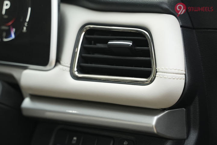 Mahindra XUV700 Right Side Air Vents