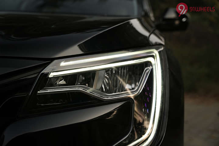 Mahindra XUV 700 Headlight