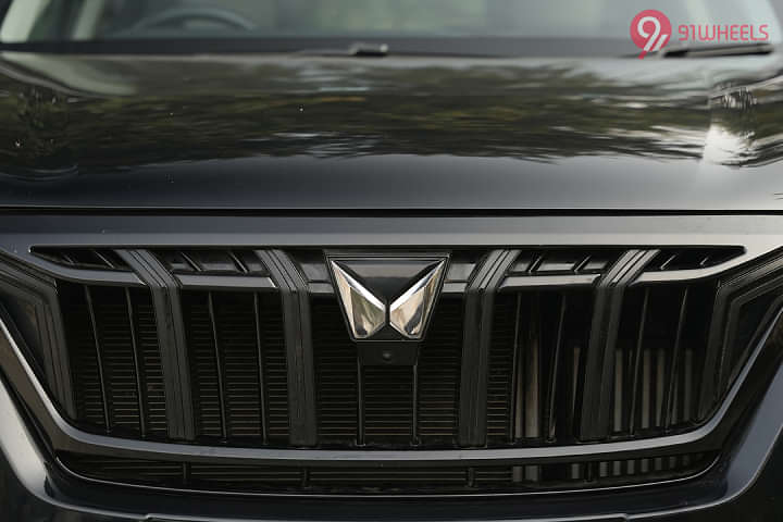 Mahindra XUV 700 Grille