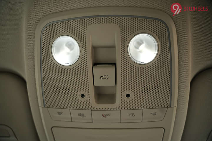 Mahindra XUV700 Roof Mounted Controls/Sunroof & Cabin Light Controls