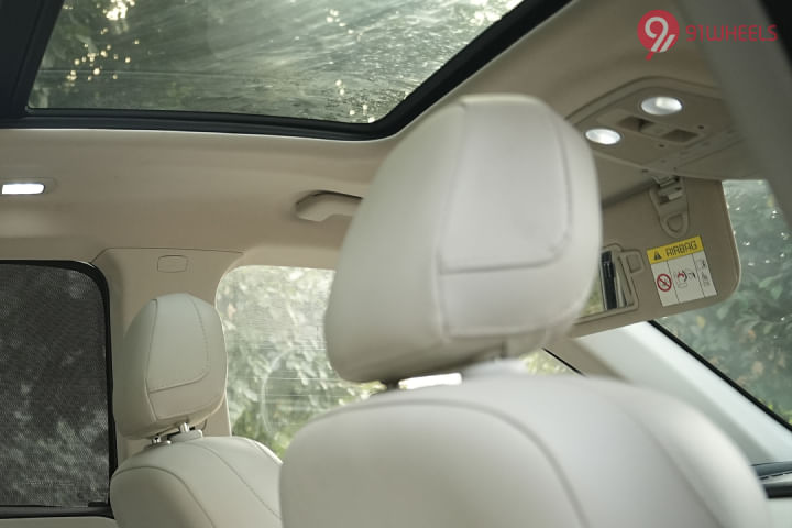 Mahindra XUV700 Front Seat Headrest