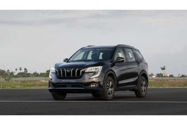 Mahindra XUV700 Left Front Three Quarter Mahindra XUV700 Left Front Three Quarter