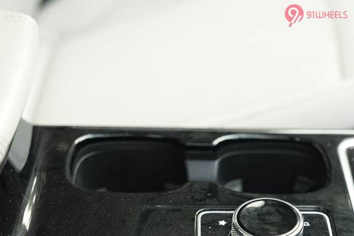 Mahindra XUV700 Cup Holders