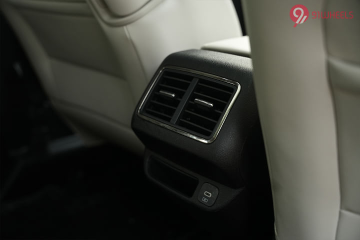 Mahindra XUV700 Rear Row Air Vent