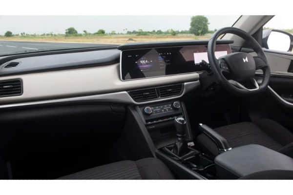 Mahindra XUV700 Dashboard