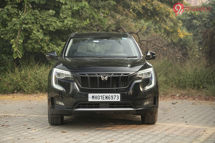Mahindra XUV700 Front View