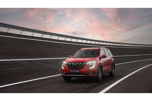 Mahindra XUV700 Driving Shot