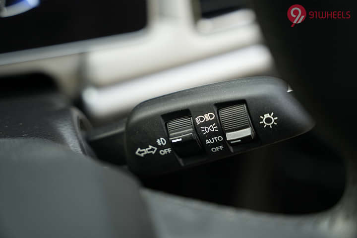 Mahindra XUV700 Headlight Stalk