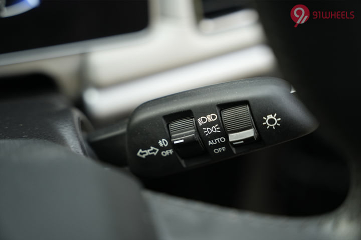 Mahindra XUV700 Headlight Stalk