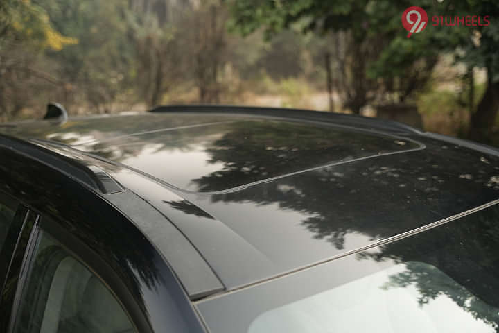 Mahindra XUV 700 Car Roof