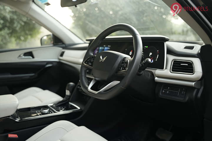 Mahindra XUV 700 Dashboard