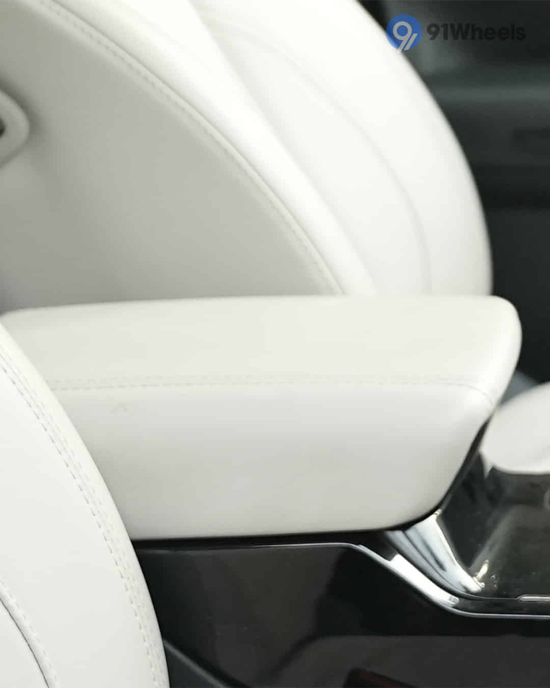 Front Centre Arm Rest