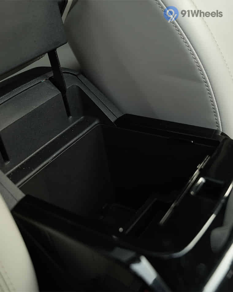 Dashboard & Front Cabin - 1