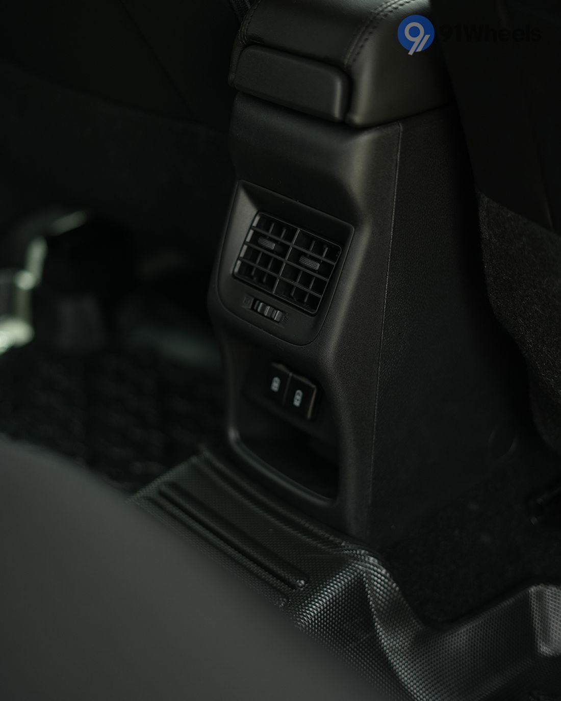 Rear Row Air Vents Rear Row Air Vents