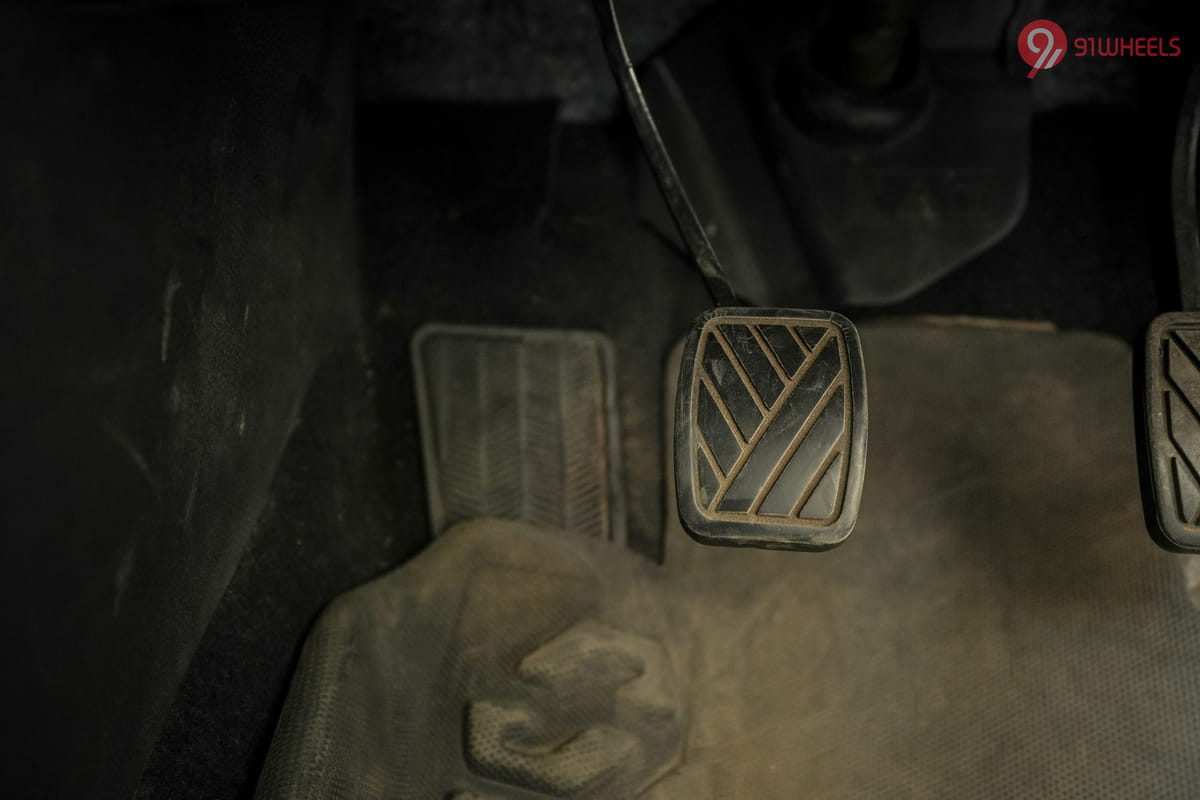 Maruti Suzuki Baleno Left Paddle Shifter Maruti Suzuki Baleno Left Paddle Shifter