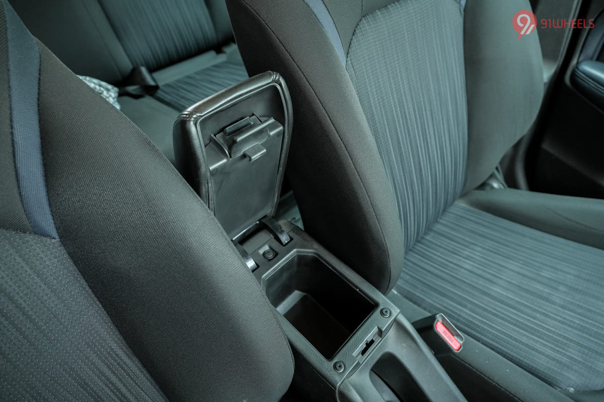 Maruti Suzuki Baleno Front Centre Arm Rest Storage Maruti Suzuki Baleno Front Centre Arm Rest Storage