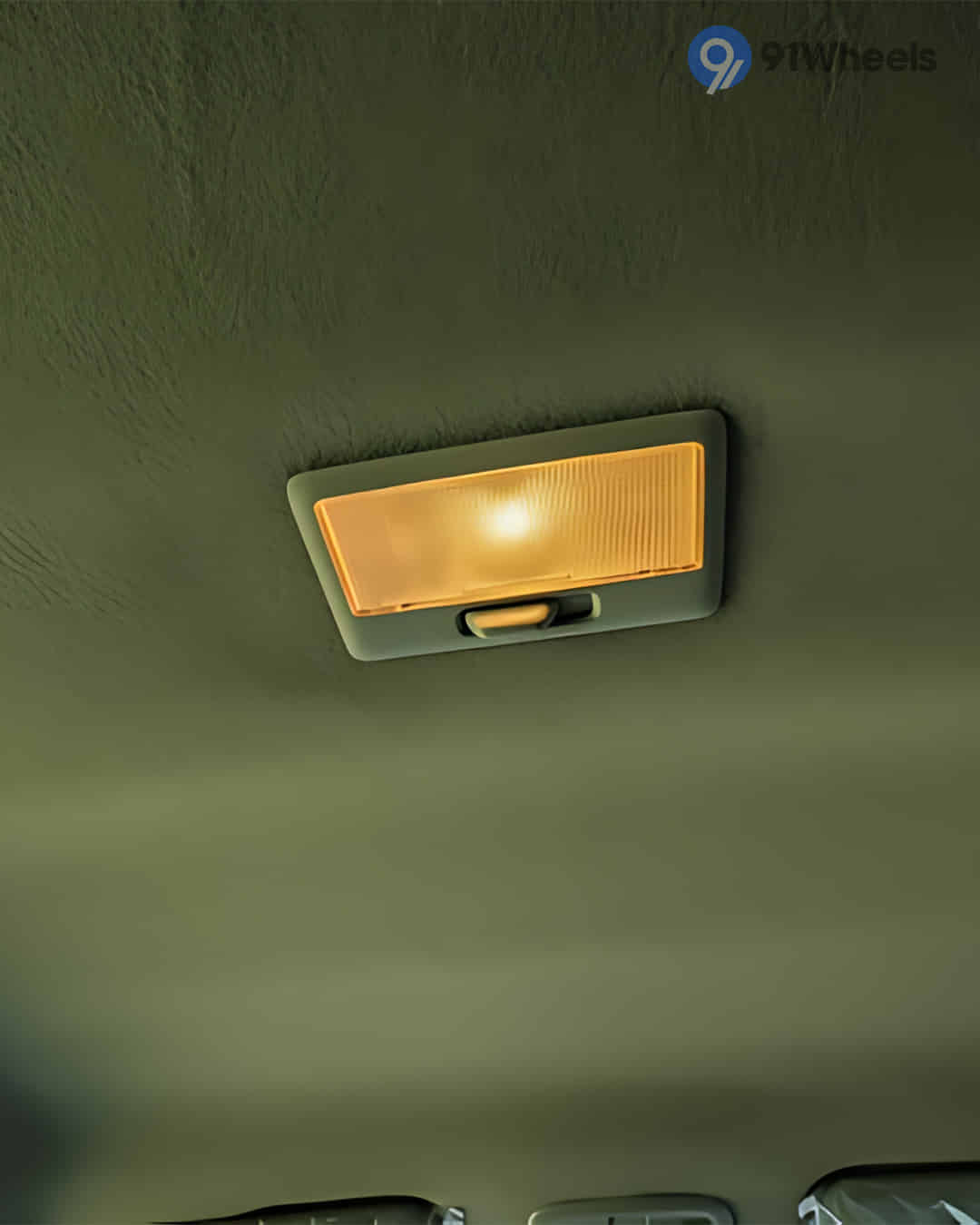 Rear Row Roof Mounted Cabin Lamps