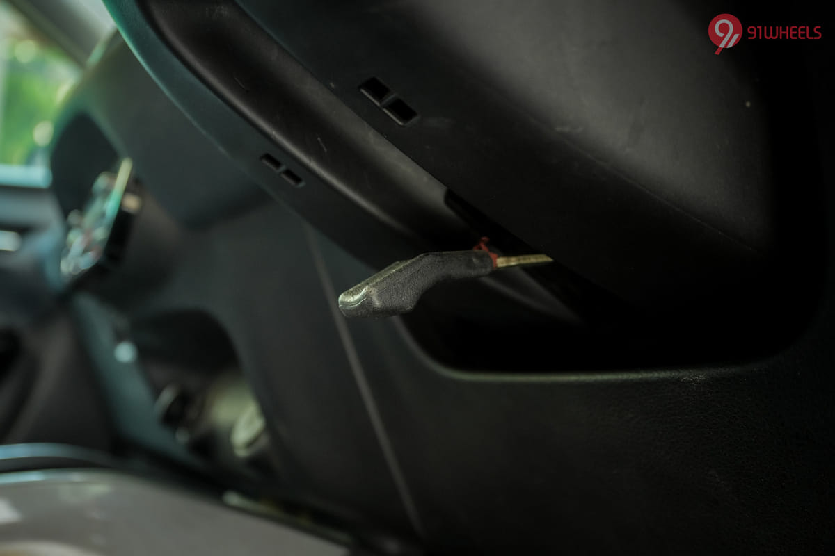 Maruti Suzuki Baleno Steering Adjustment Lever/Controller Maruti Suzuki Baleno Steering Adjustment Lever/Controller