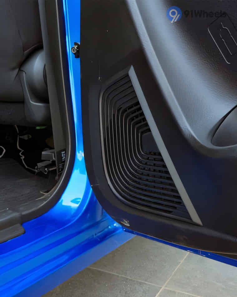 Infotainment & Charging - 3