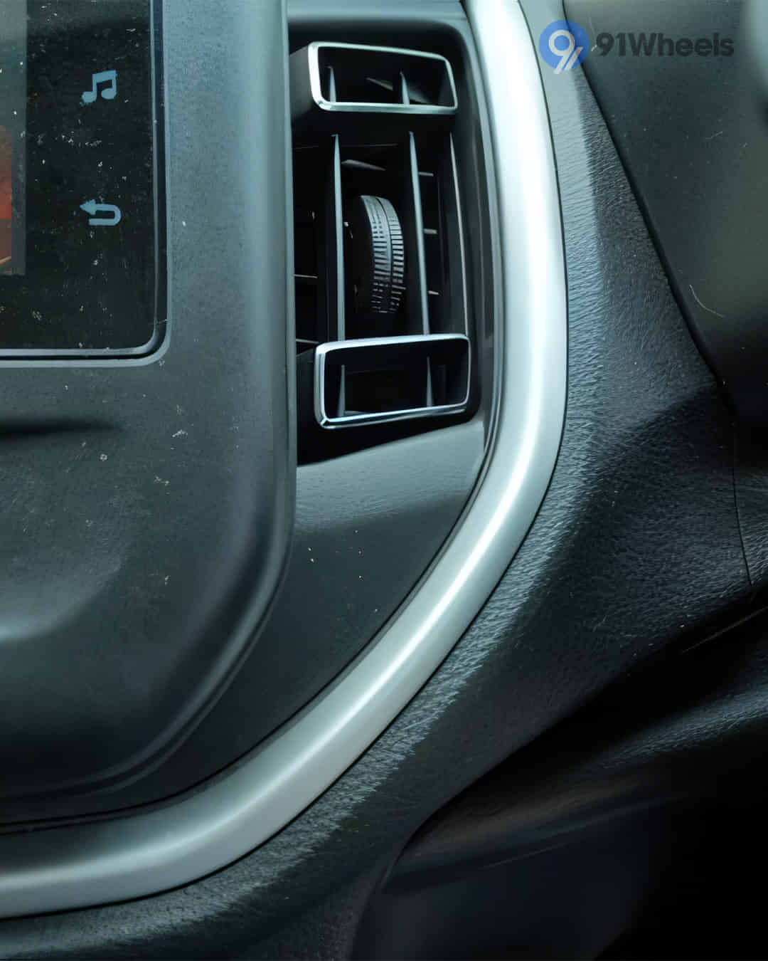 Front Centre Air Vents