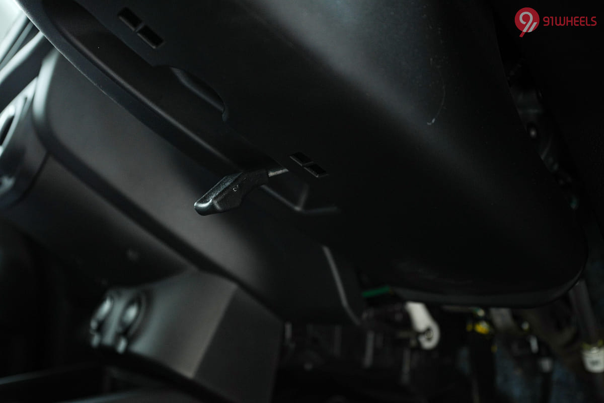 Maruti Suzuki Celerio Steering Adjustment Lever/Controller