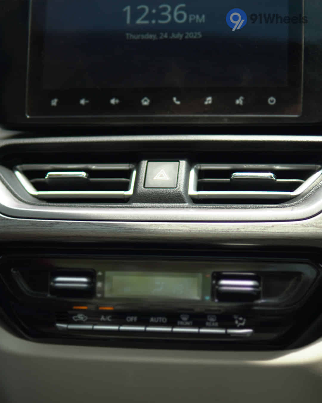 Front Centre Air Vents