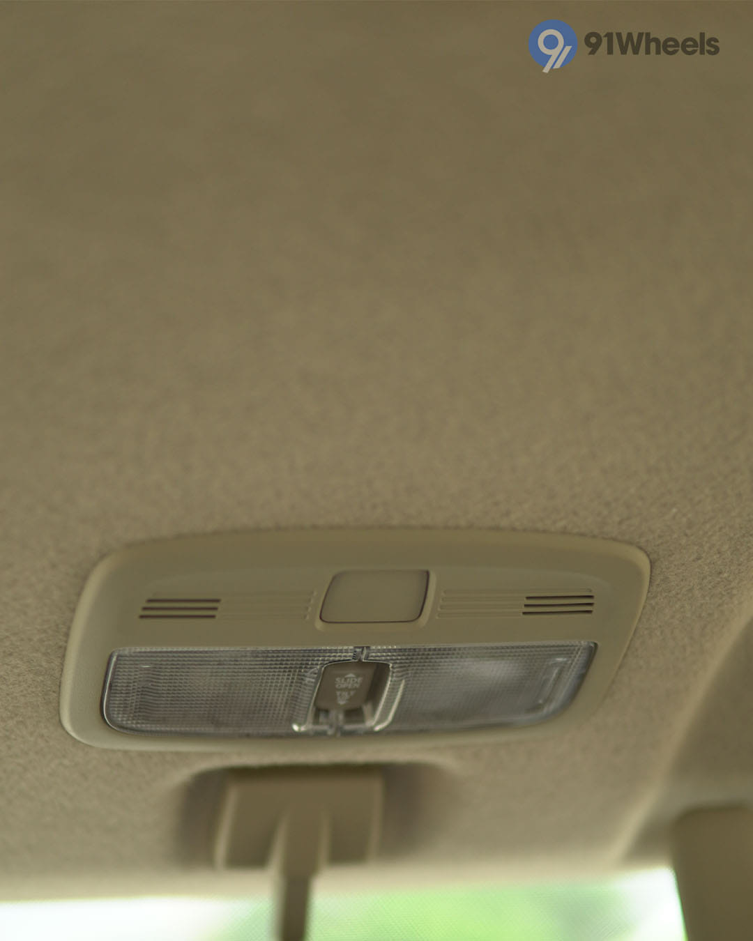 Infotainment & Charging - 5