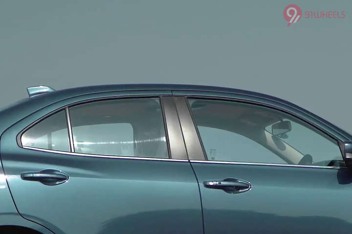 Maruti Suzuki Dzire Side Glass Housing