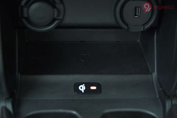 Maruti Dzire USB Port/Power Socket/Wireless Charging