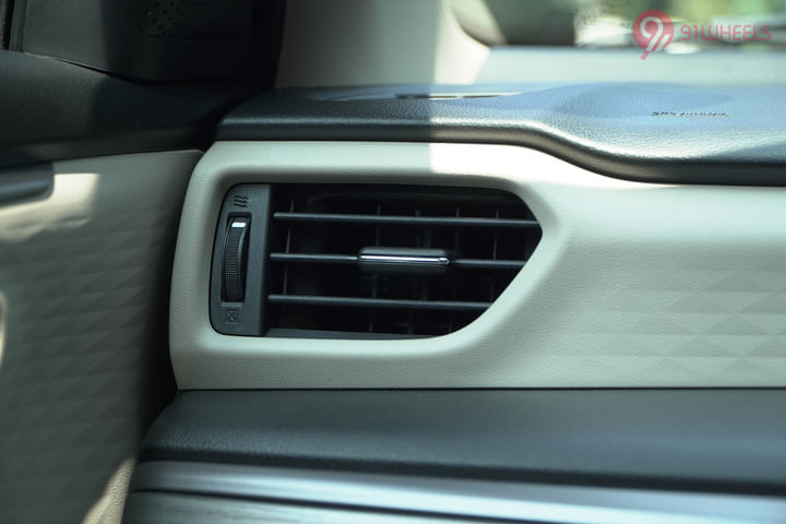 Maruti Suzuki Dzire Front Passenger Air Vent