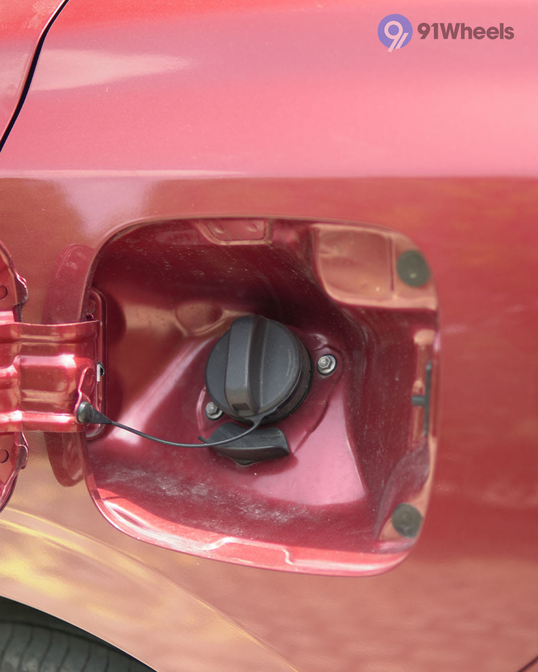 Maruti Suzuki Dzire Open Fuel Lid