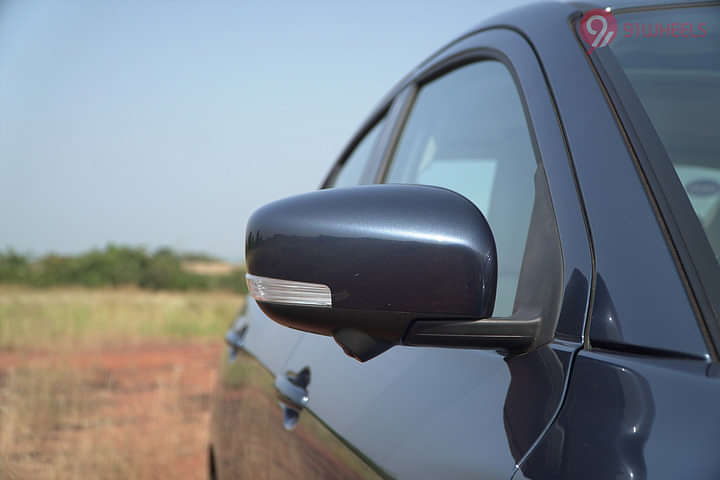 Maruti Dzire ORVM Blinker