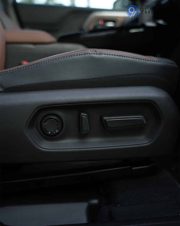 Seats & Cabin Comfort - 5
