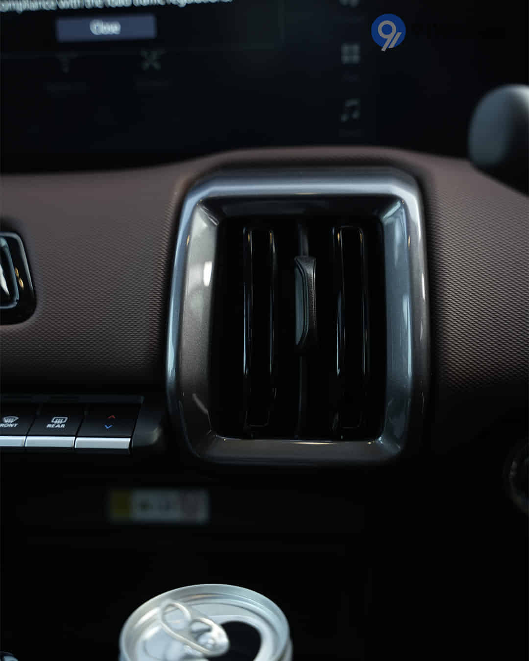 Front Centre Air Vents