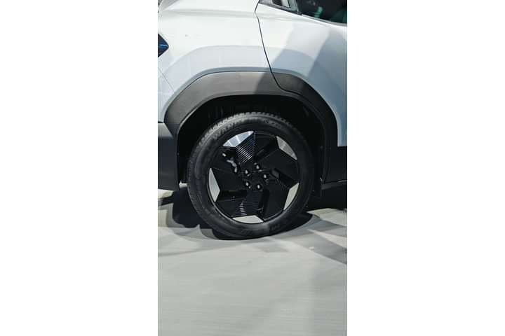 Maruti Suzuki E Vitara Wheel