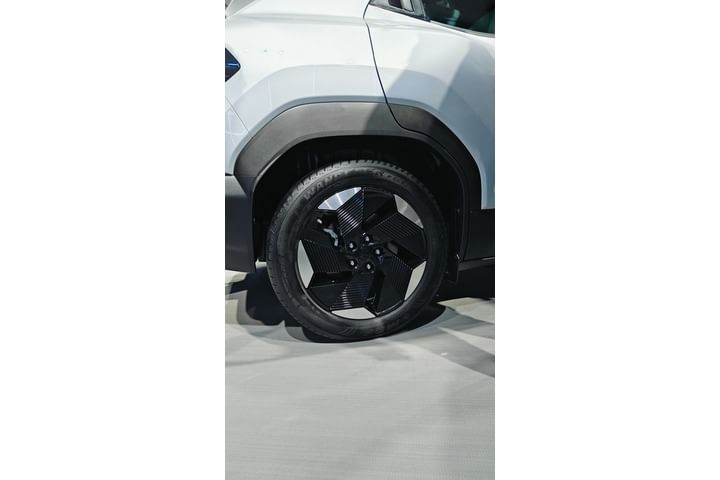 Maruti Suzuki E Vitara Wheel